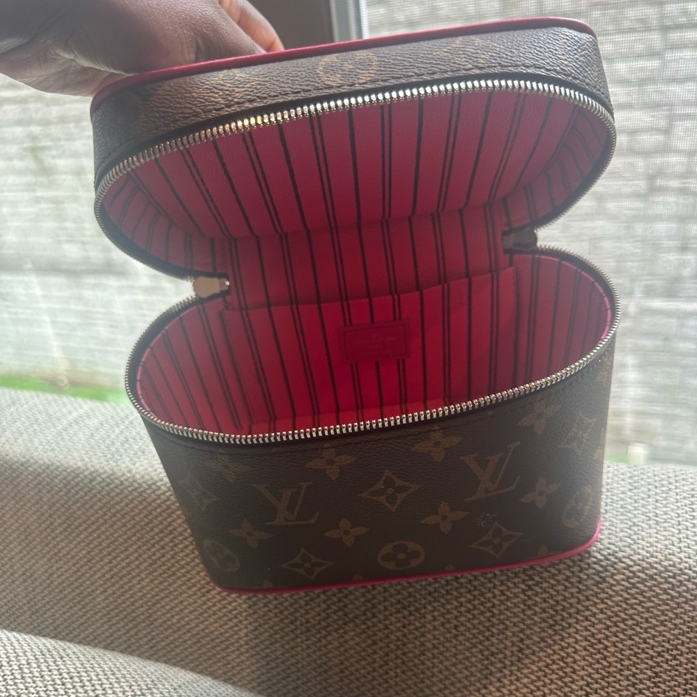 SLIGHTLY USED-Louis Vuitton Mini Vanity Case With Pink Colored Leather Handle